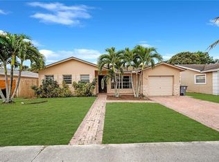 9728 SW 3rd St, Boca Raton, FL 33428