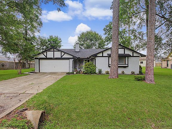 3rd image of 327 Fir Ridge Dr