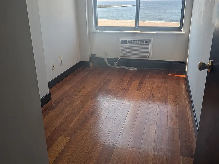 122 Beach 26th St #700 — Photo 5