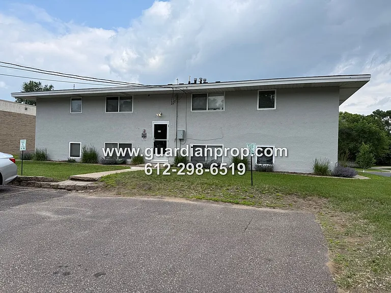 5900 3rd Street NE — Photo 13