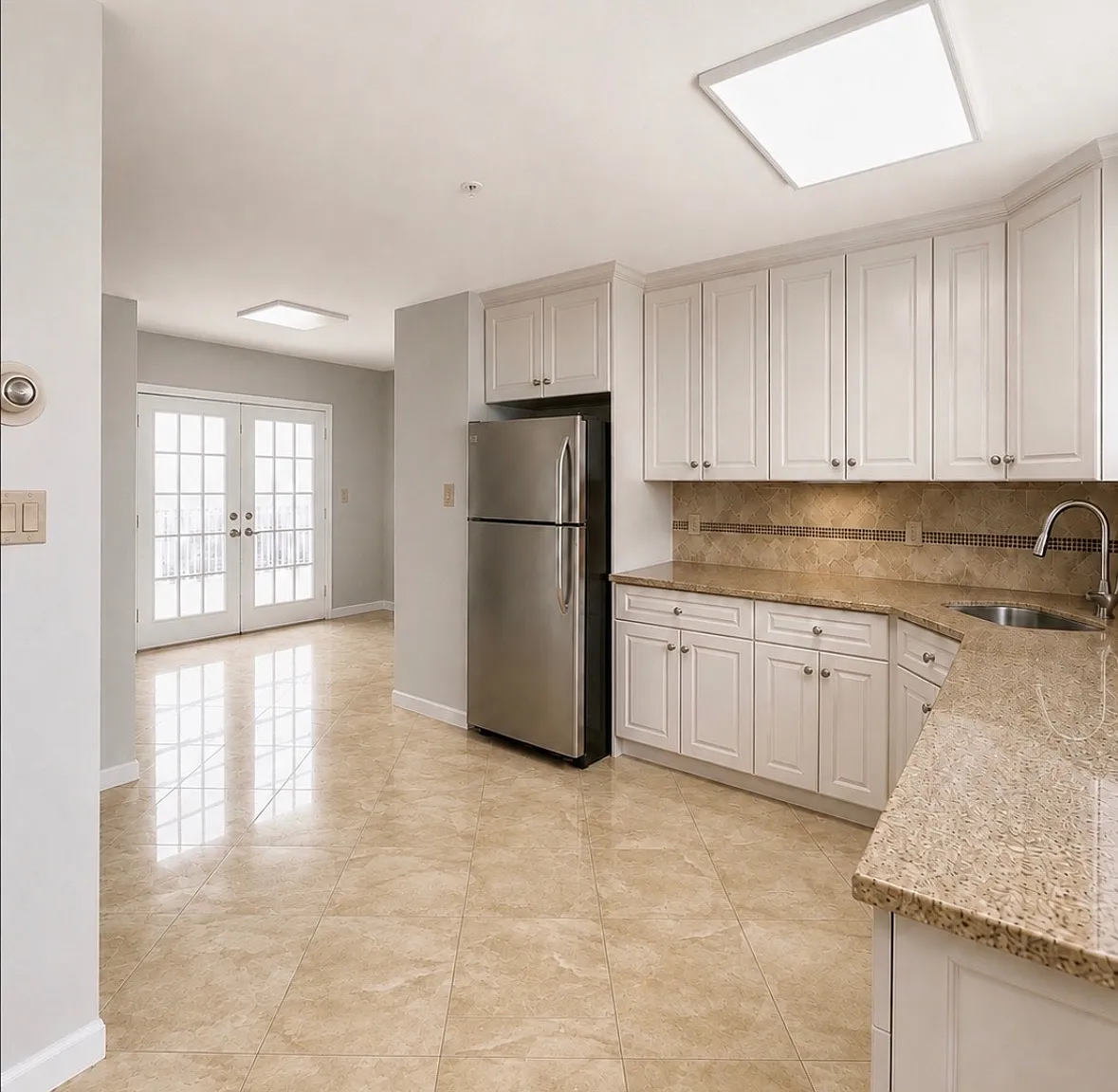2 bed, 2.0 bath, 1050 sqft, $4,000 — Photo 3