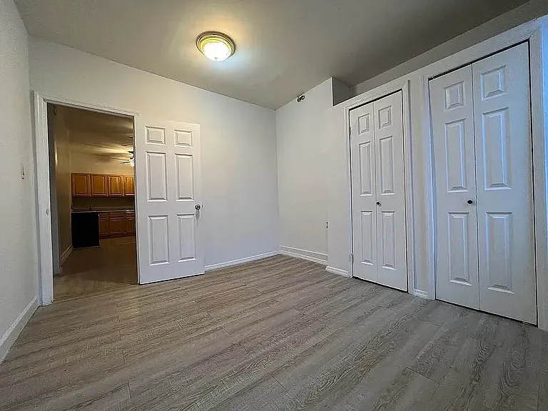 19 Cornelia St #3R — Photo 5