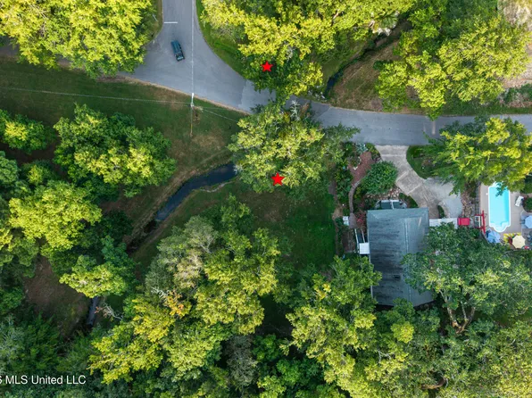 Rayburn Ave, Ocean Springs, MS 39564