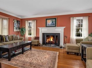 99 High St, Williston Park, NY 11596