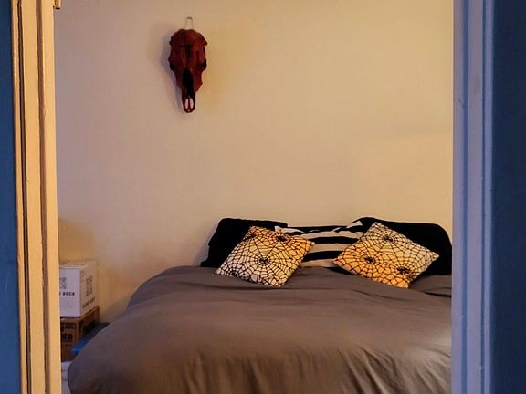 4th image of 2315 Dupont Ave S #12