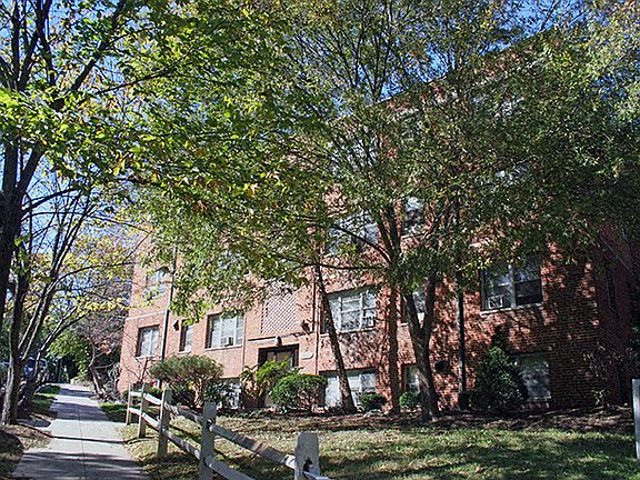 4th image of 3429 Yuma St NW #435-302