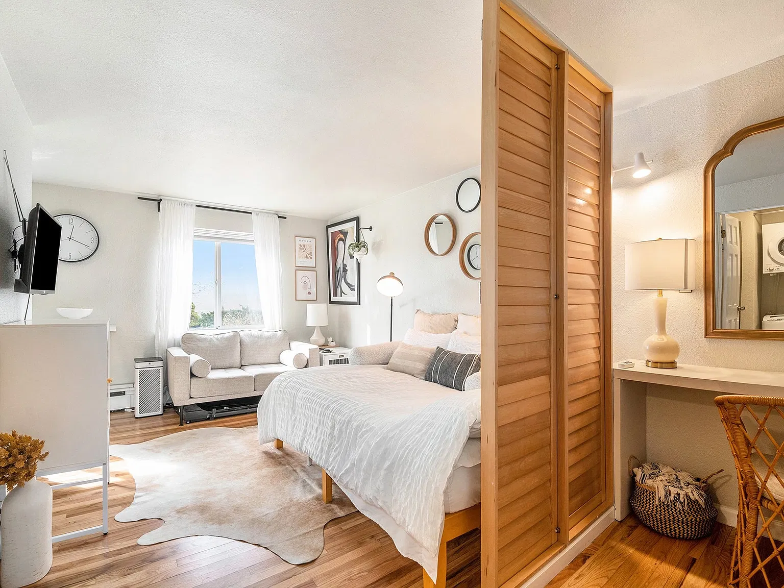 2480 W Caithness Pl — Photo 3