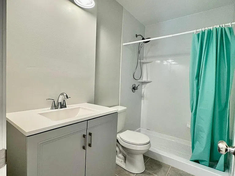 803 Henckley Ave — Photo 4