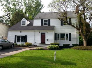 10 Keswick Rd, Lockport, NY 14094