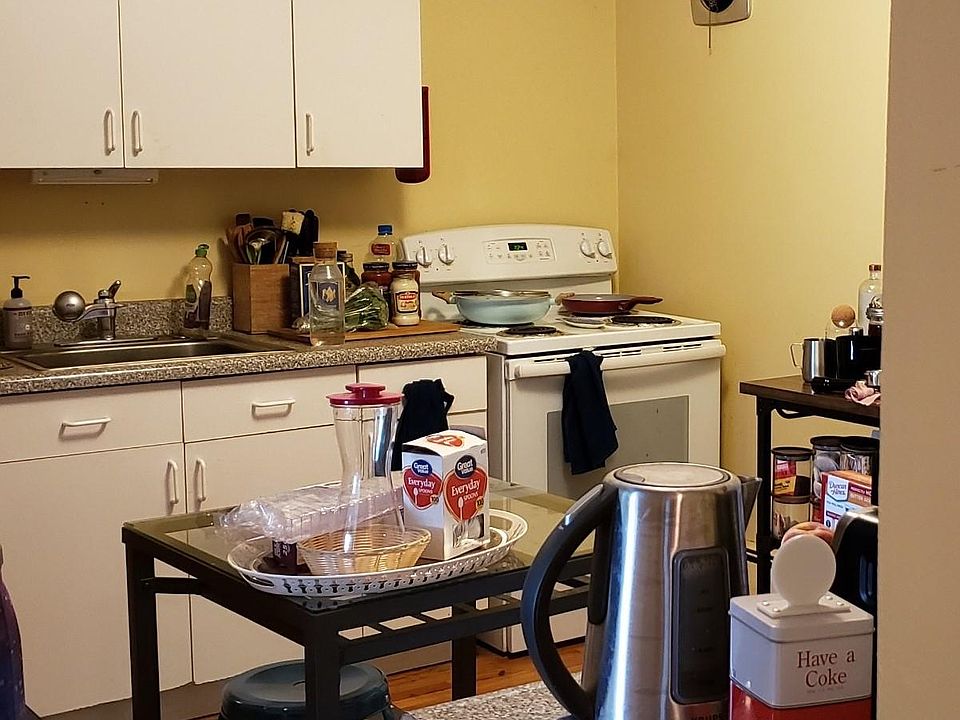1st image of 511 Lowell St Floor 2