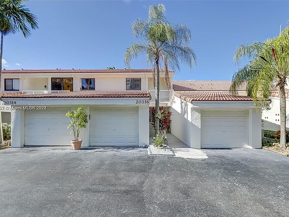 4th image of 20316 NE 34th Ct #20316