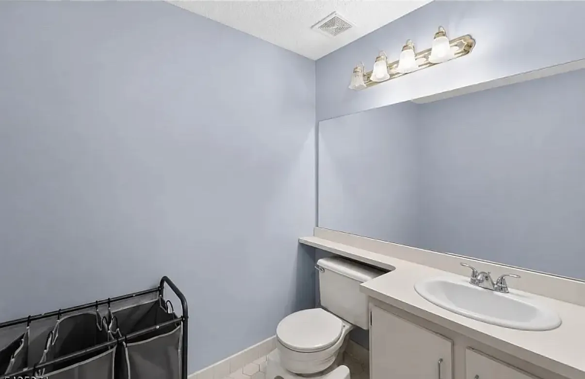 2 bed, 1150 sqft, $2,500 — Photo 3
