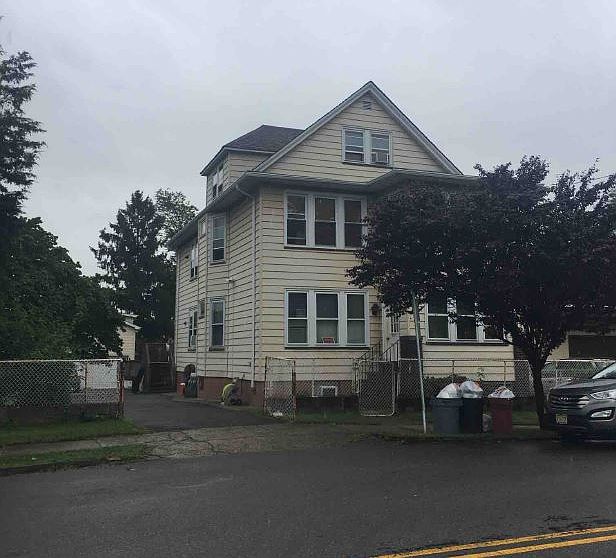 2nd image of 114 Kentucky Ave