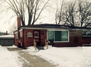 17736 Winsome Rd, Fraser, MI 48026