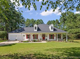 607 Stone Cross Dr, Spring Lake, NC 28390