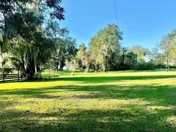 158 County Road 133, Sweeny, TX 77480