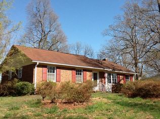 1500 Sir Galahad Rd, Greensboro, NC 27405