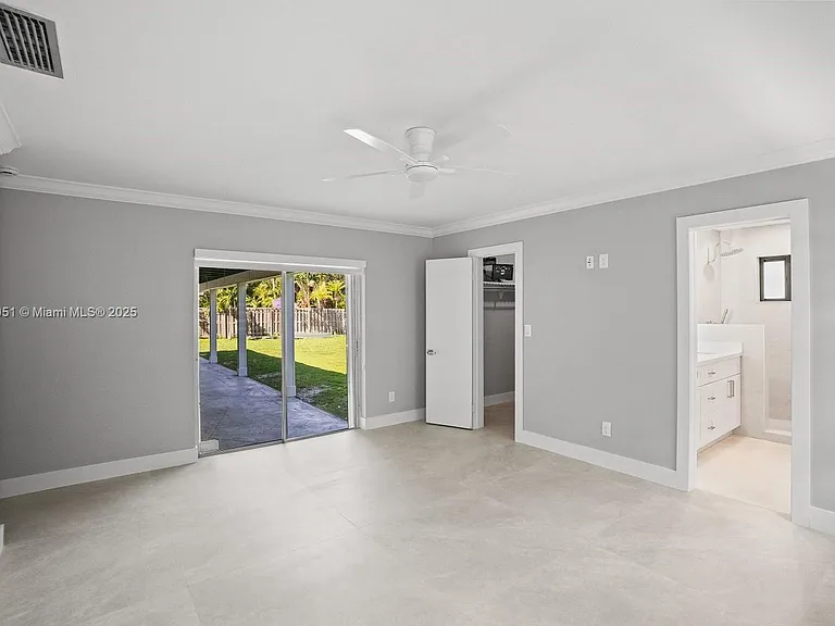 8081 SW 139th Ter — Photo 4