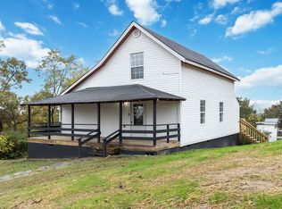 96 Kinne St, Stearns, KY 42647