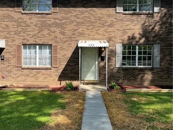 125 1st Ave, South Charleston, WV 25303