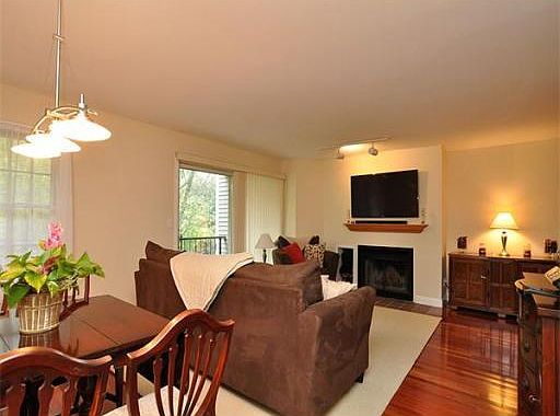 2nd image of 14 N Stone Mill Dr #1013