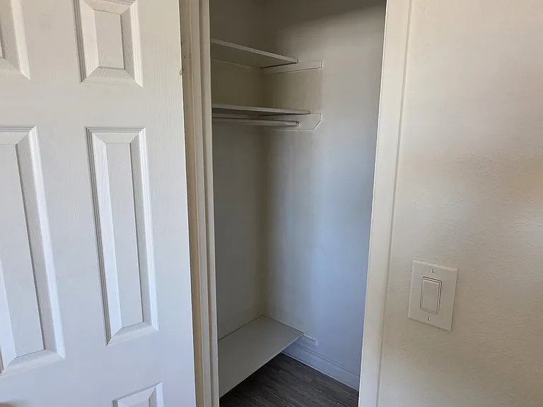 1201 E Barcelona Ave — Photo 36