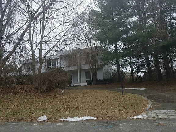 3rd image of 19 Quail Run