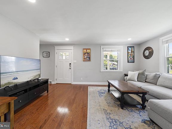 4th image of 1405 Maryland Ave