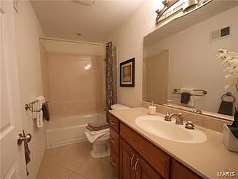 831 Wenneker Dr — Photo 8