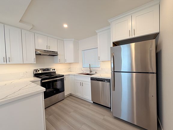 2nd image of 303 Pine Ave #9