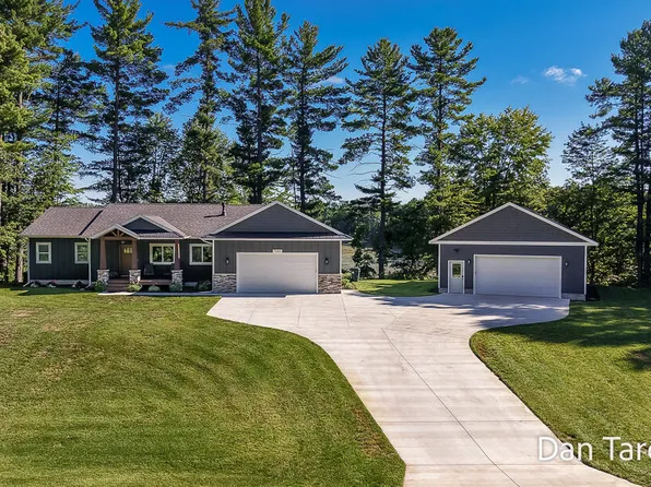 7260 Oak Shore Dr, Twin Lake, MI 49457