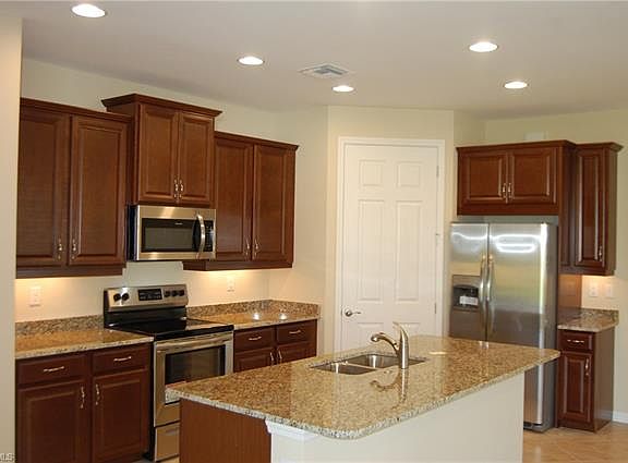 3rd image of 2205 SW 12th Ln