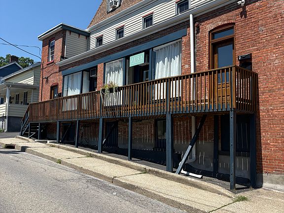 2nd image of 500 Main St