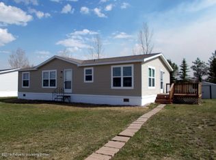 900 Chestnut Ln, Dickinson, ND 58601