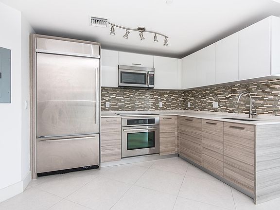 4th image of 1300 Brickell Bay Dr APT 3401