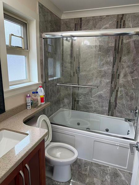 Burnaby House for rent - 4 Bedrooms — photo 9