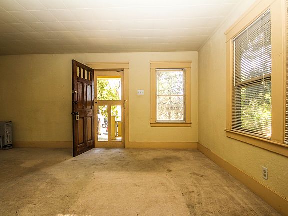 4th image of 1912 Waltonia Dr