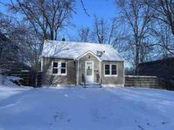 1041 6th St E, Saint Paul, MN 55106