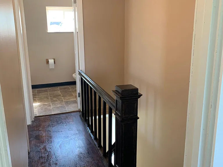 1410 Grant St N — Photo 12