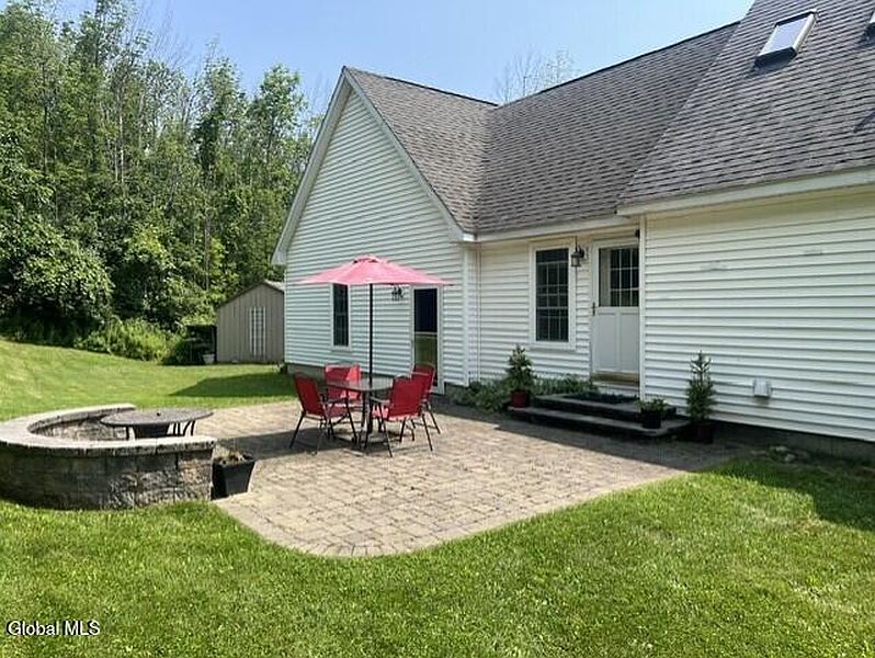 5th image of 140 Berry Lane