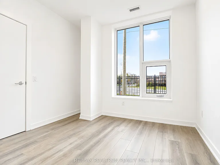 7439 Kingston Rd #101A — Photo 16