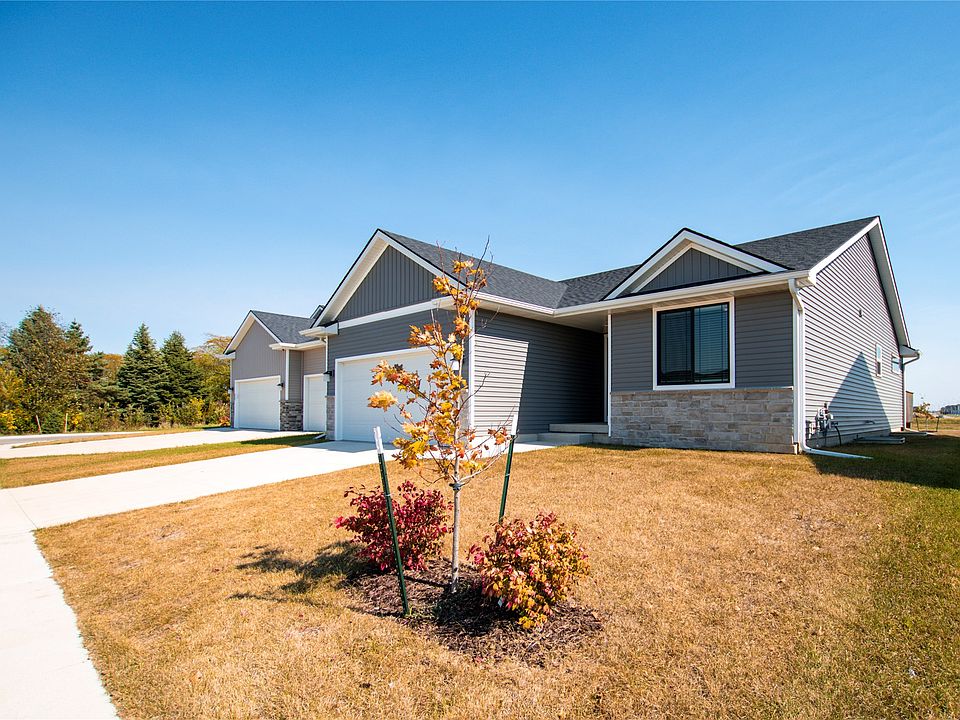 1st image of 519 NE Vista Ln