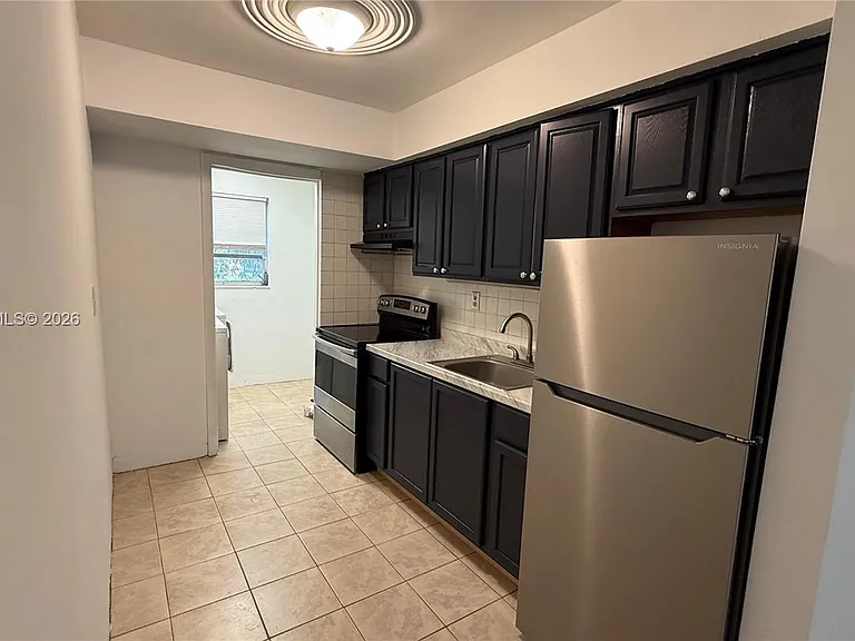 4940 SW 28th Ter #S — Photo 3