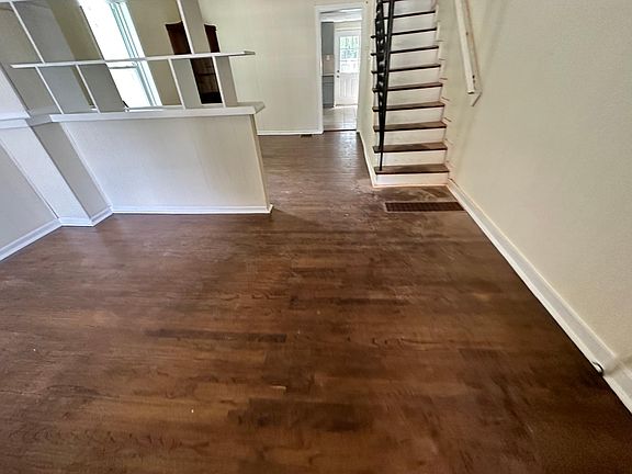 2nd image of 164 Woodland Ave