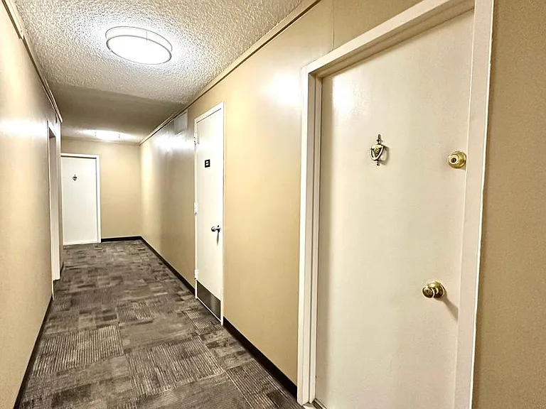 1 E University Pkwy #906 — Photo 4