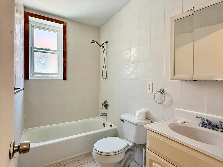 2830 W 35th St #2R — Photo 8