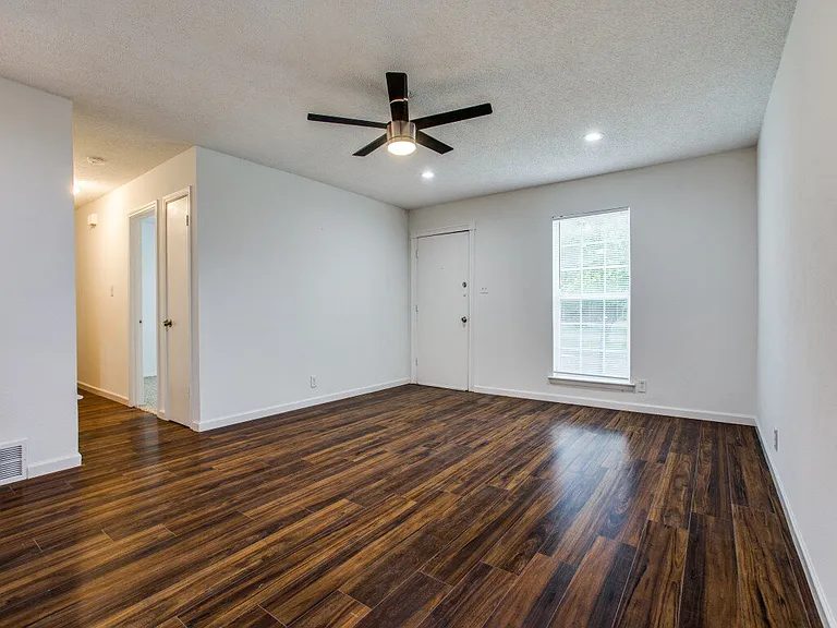 5201 Westcreek Dr — Photo 3