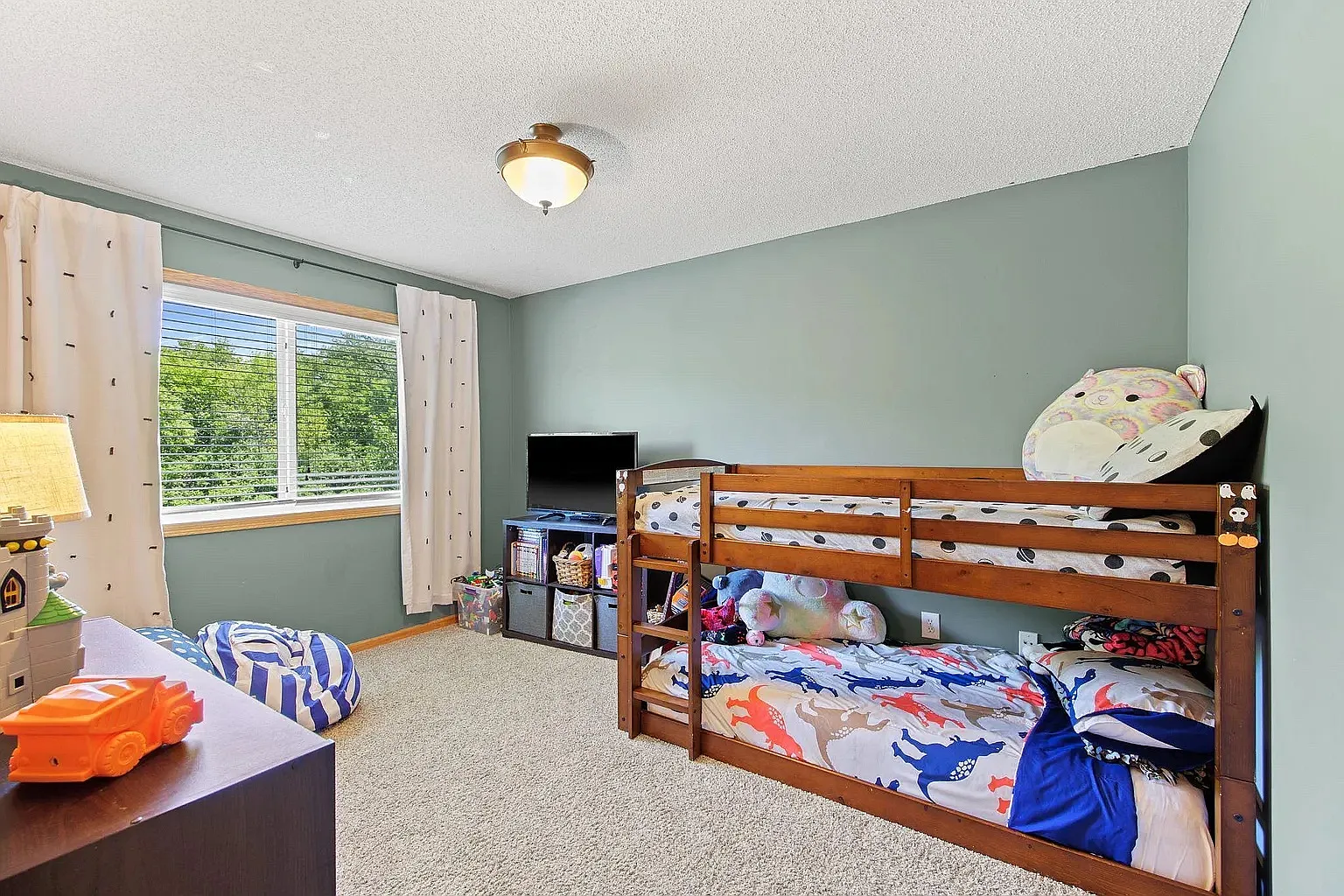 3 bed, 2184 sqft, $2,700 — Photo 4