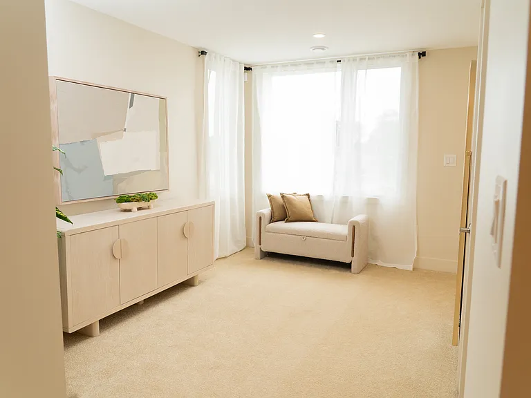 460 Asher Cres — Photo 10