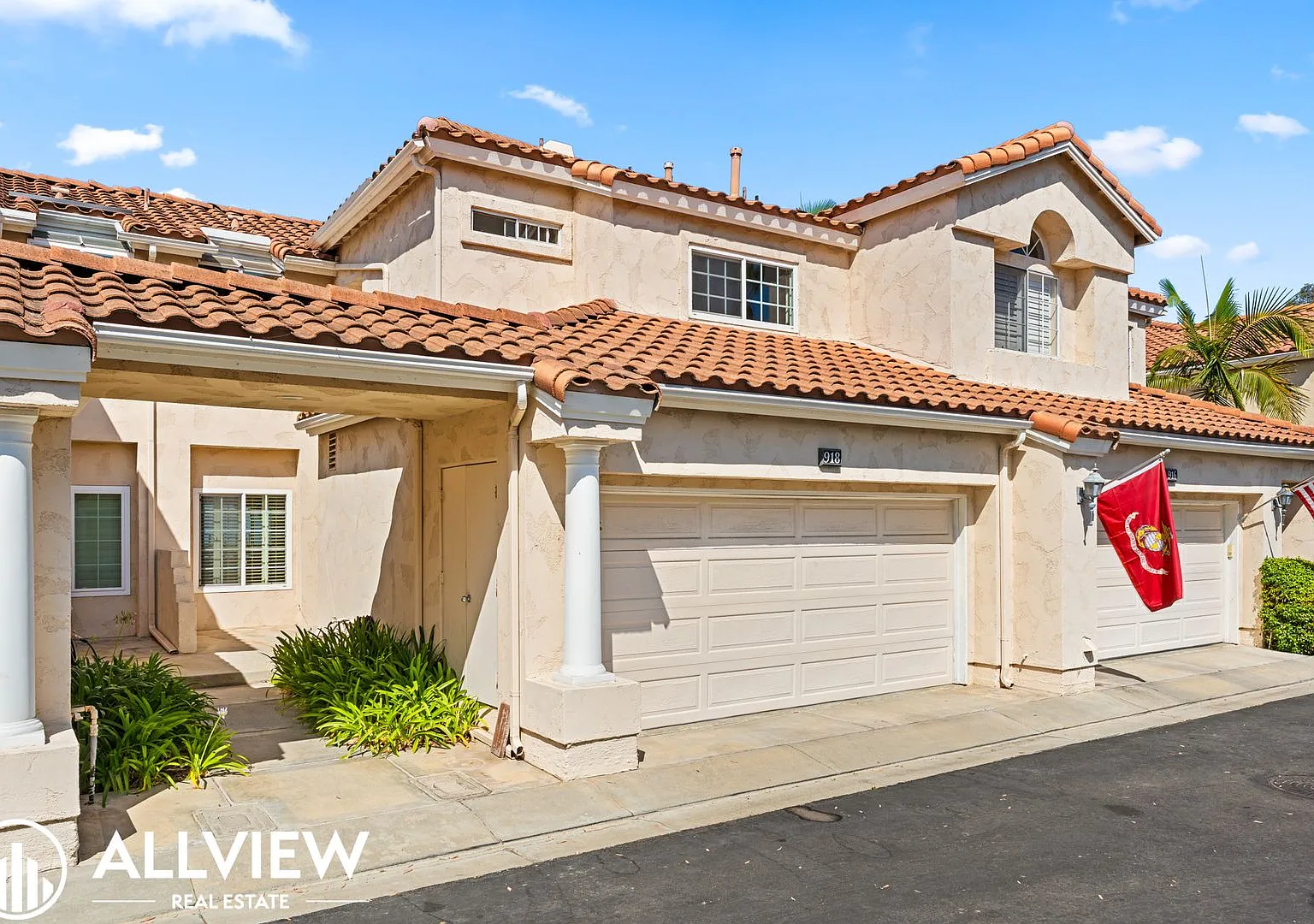 Gorgeous Views! Bright & Spacious San Clemente Home With 2-Car Garage — Photo 2